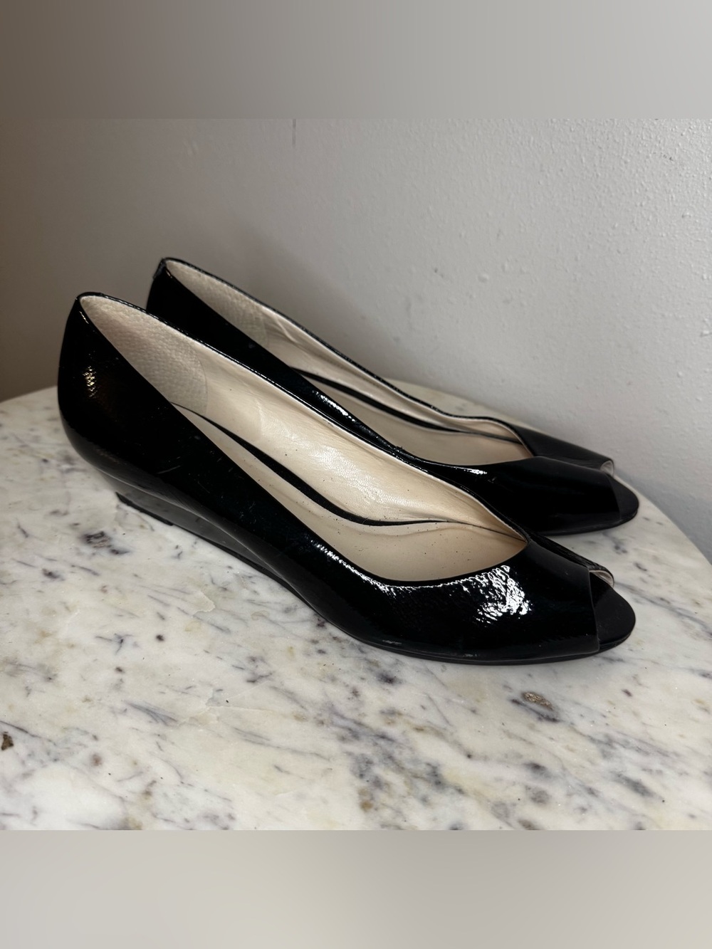 Talbots Wedges Size 9 black Patent Leather
Made in Brazil